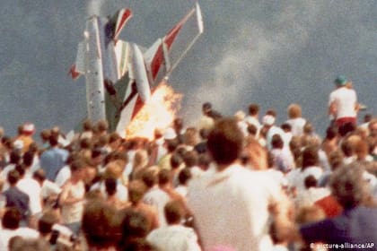 Uno de los aviones se estrelló sobre el público que miraba el espectáculo