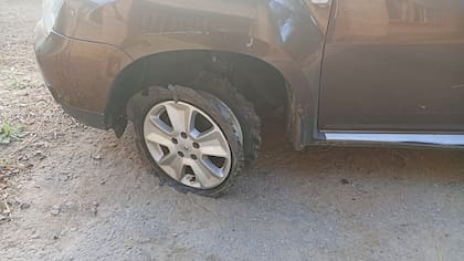 Uno de los balazos en la Duster