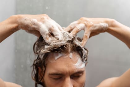 Uno de los beneficios es que hace que el pelo luzca con brillo