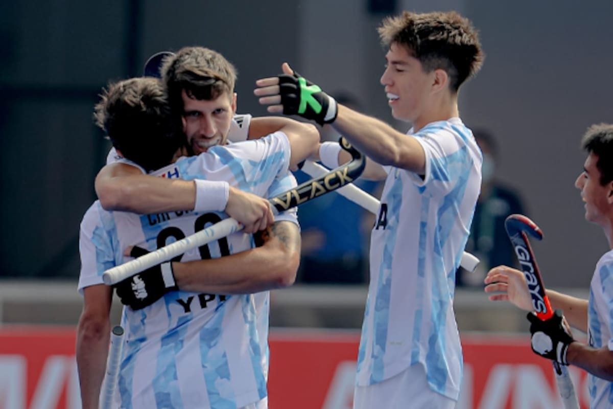 Uno de los catorce festejos de los Leoncitos en la abultada victoria ante los egipcios