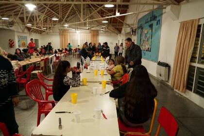 Uno de los centros de evacuados en Esteban Echevarría
