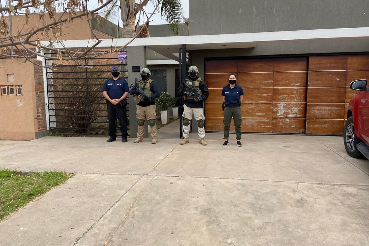 Uno de los cinco allanamientos en Rafaela contra el clan de Peroni.