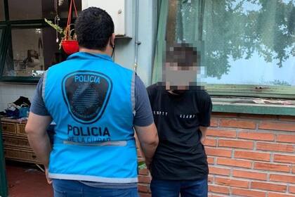 Uno de los delincuentes detenidos por la Policía de la Ciudad
