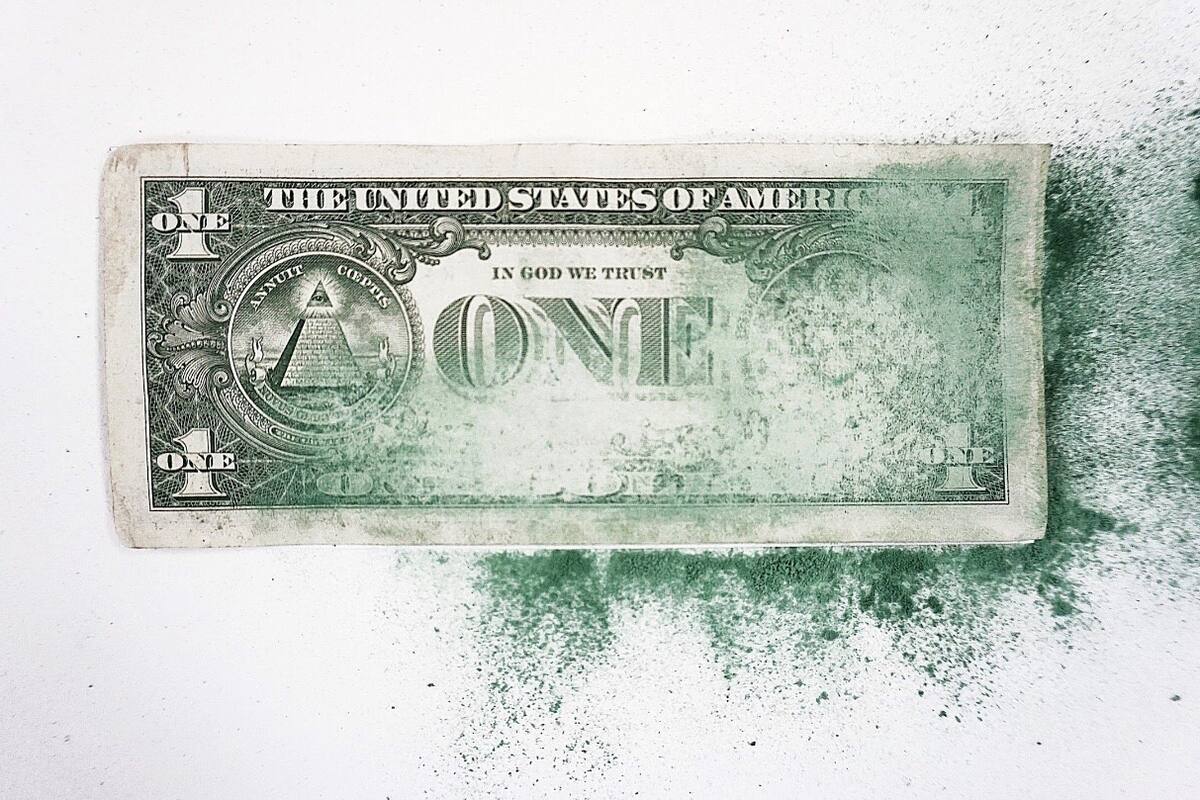 Uno de los dólares lijados por Woodgate