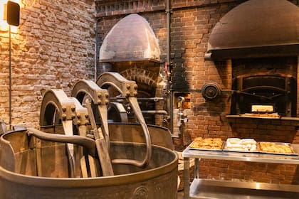 Uno de los dos hornos de la antigua panadería de los Botizzani recobró su vida.