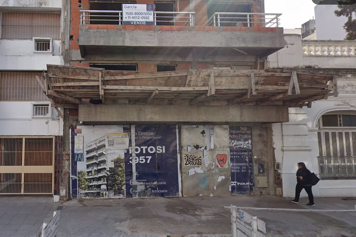 Uno de los edificios construidos por la empresa de la familia L'Abbate