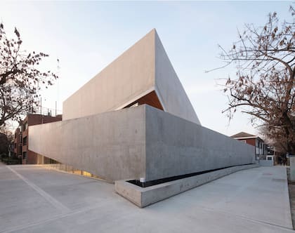 Uno de los edificios más nuevos en la sede de Olivos es el de ciencias y artes