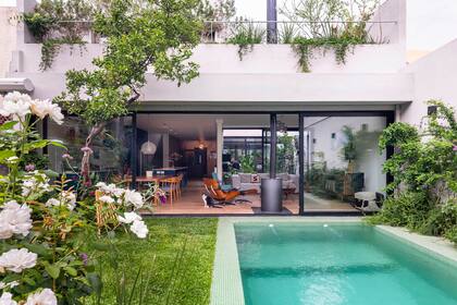 Uno de los espacios más valorados de Home es el acogedor jardín, aquí replicaron un diseño similar.
