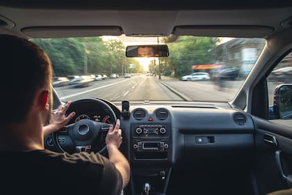 Uno de los factores del cambio temporal de personalidad al volante es el anonimato (Foto: Freepik)