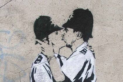 Uno de los grafitis más populares del siempre irreverente Banksy