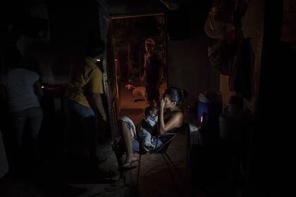 Uno de los habituales cortes de luz, en Maracaibo