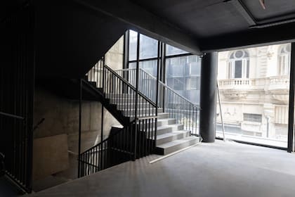 Uno de los halles del nuevo Odeón la imagen del viejo Hotel Odeón de la calle Esmeralda