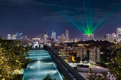 Uno de los hoteles Jen by Shangri-La en Singapur tienen robots para el servicio a la habitación, entre otros lujos