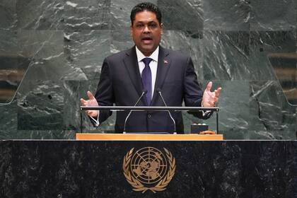 Uno de los líderes de Haití dice que su país está en guerra con las pandillas y pide ayuda al mundo