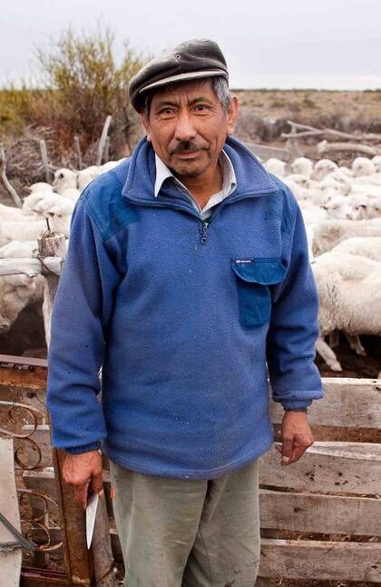 Uno de los mil habitantes o "meseteros", que viven cerca de lagunas temporarias y arcillosas.
