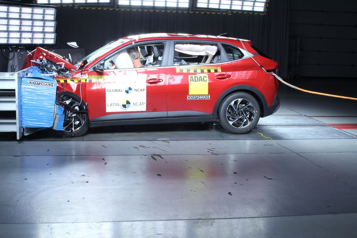 Uno de los modelos que llegaran el próximo año a nuestro país, el Kia K3, se sometió a la prueba choque frontal de LatinNCAP