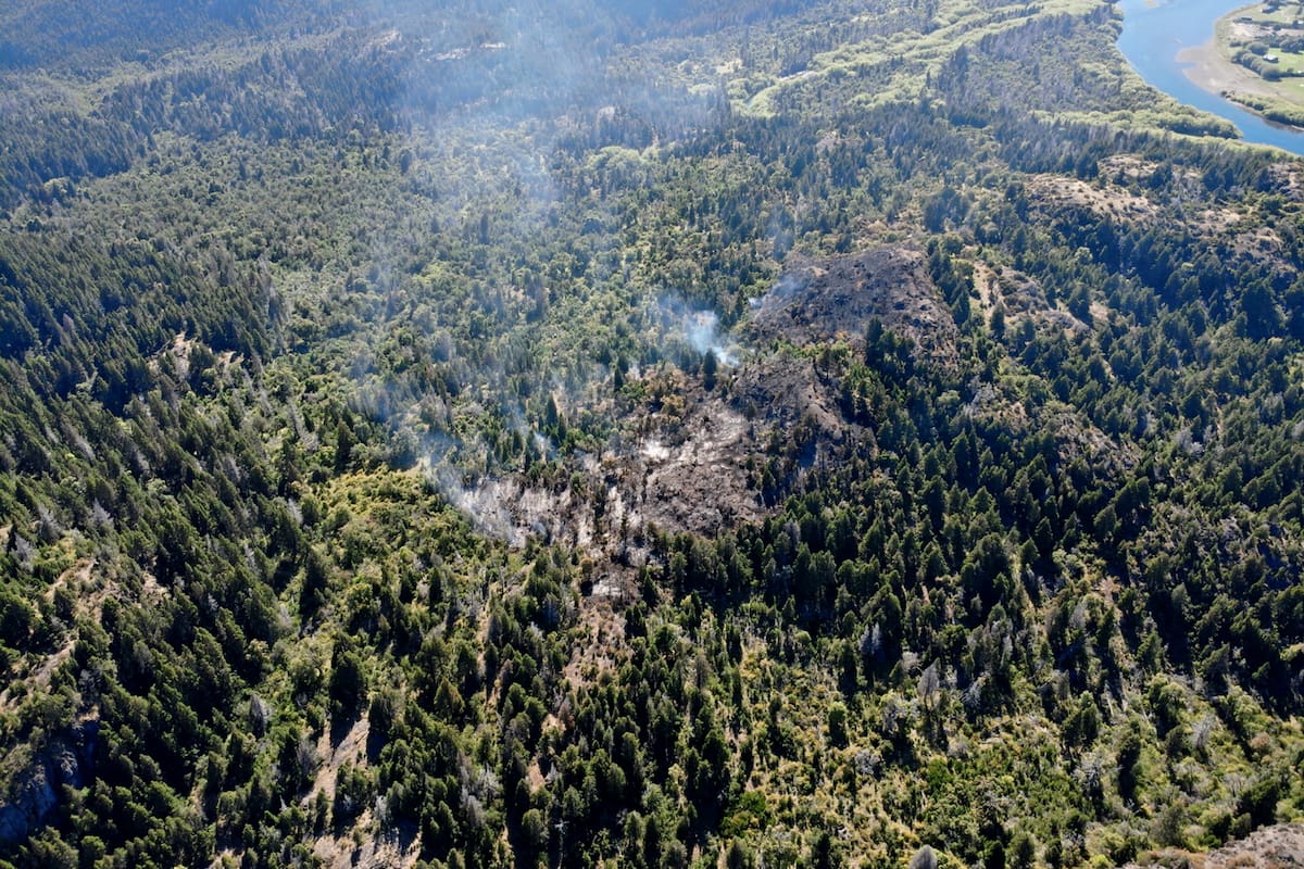 Uno de los nuevos focos de incendios, visto desde arriba