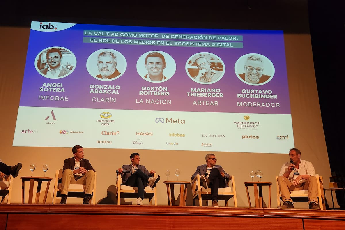 Uno de los paneles que se desarrolló en Conexión IAB Summit 2023