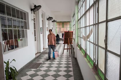 Uno de los pasillos de la Casa del Paraná, en Rosario