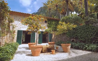 Uno de los patios de S’Estaca.