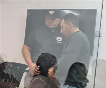 Uno de los policías detenidos