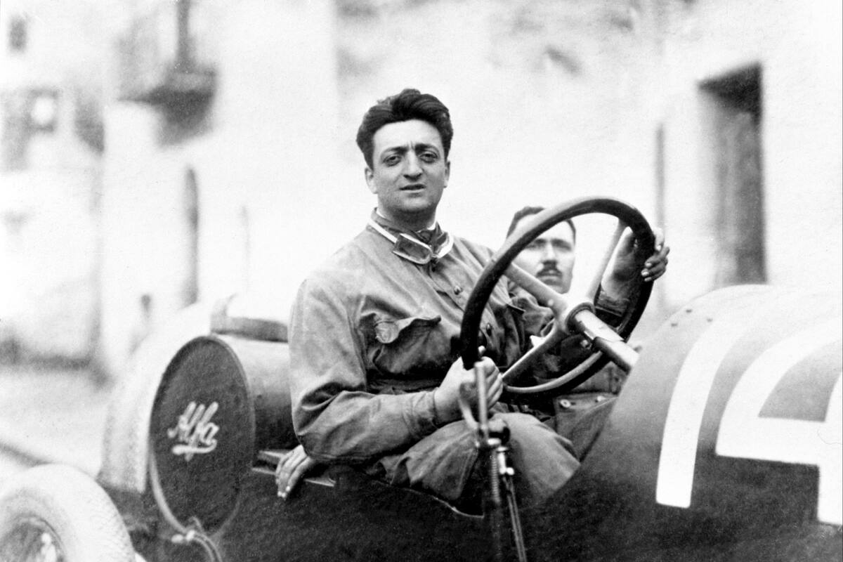 Uno de los primeros Alfa Romeo que utilizó Enzo Ferrari fue este 20/40 HP, aquí acompañado por Michele Conti