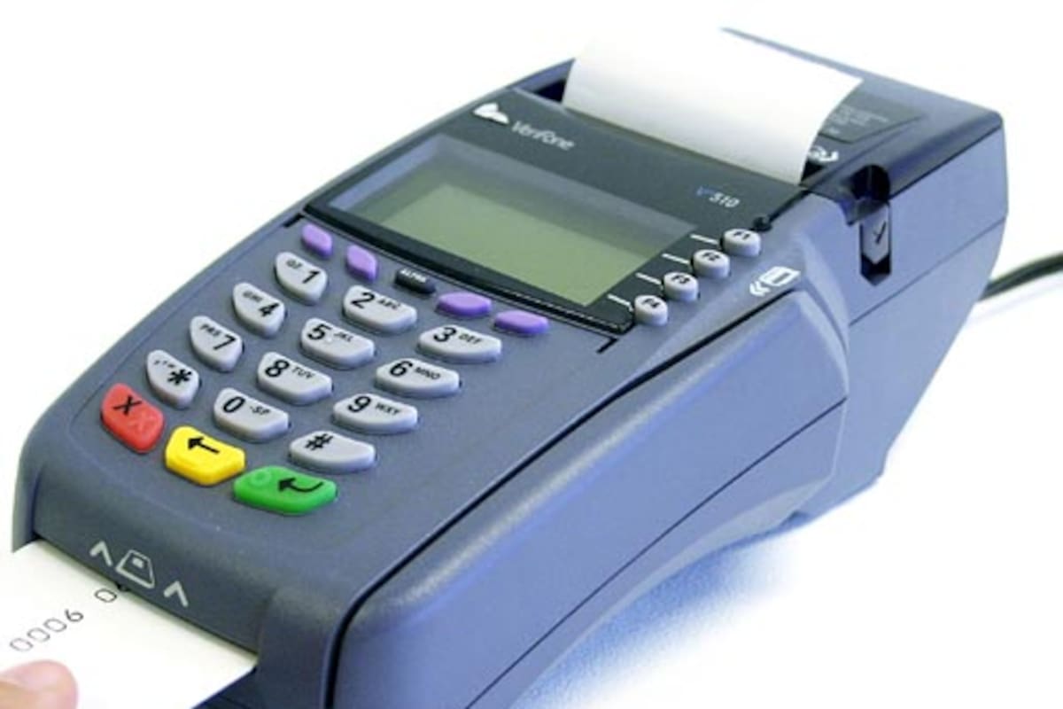 Uno de los primeros dispositivos electrónicos capaces de leer las tarjetas de crédito y débito. En 1995 una empresa, que inicialmente operaba bajo el nombre de HP Argentina, se propuso desterrar el papel y el carbónico, y agilizar los procesos de acreditación de las compras