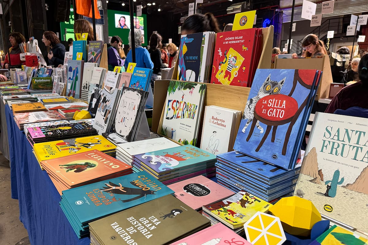 Uno de los puestos con libros ilustrados de la FED