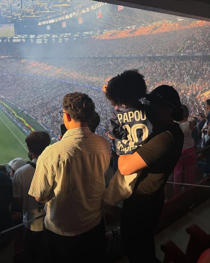 Uno de los rasgos más llamativos de sus redes es la decisión de no mostrar su cara ni la de su hija (Foto: Instagram @rima.edbouche)