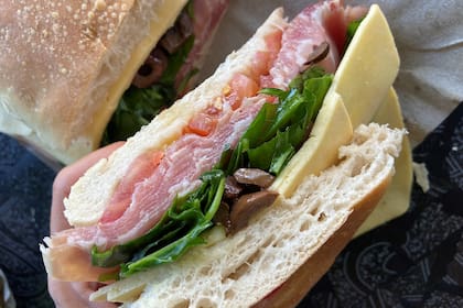 Uno de los sándwiches gourmet que ofrece La Matera