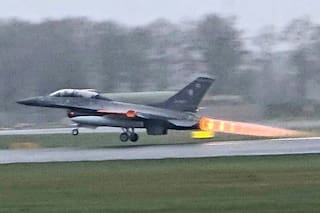 Los F-16 ya están rumbo a la Argentina en un vuelo con escalas y serán llevados a Río Cuarto