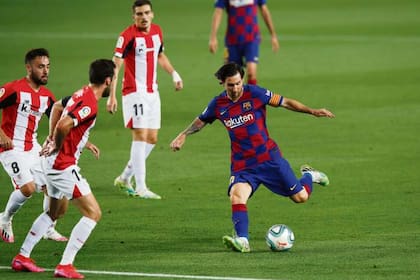 Lionel Messi en acción contra Athletic de Bilbao, el martes pasado.