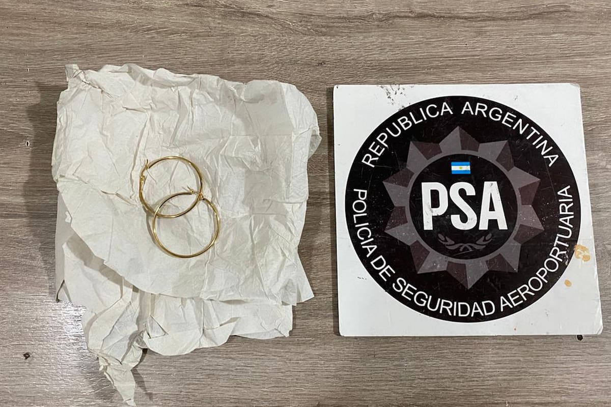 Uno de los sospechosos detenidos dijo que "se encontró" los aros secuestrados