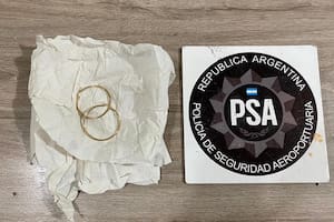 Uno de los sospechosos detenidos dijo que "se encontró" los aros secuestrados