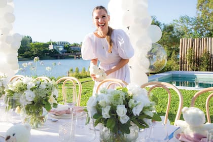 Uno de los souvenirs era un osito blanco de peluche que fue ubicado sobre cada plato. El catering fue de La Mar y Tanta, los dos restaurantes de Roberto García Moritán.