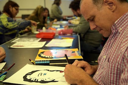 Uno de los talleres de arte de la ONG Proyecto Suma, con sede en Palermo