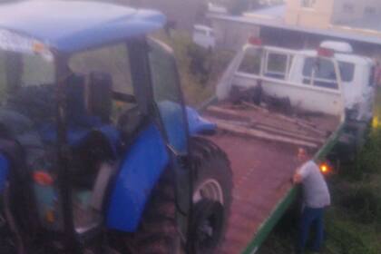 Uno de los tractores recuperados
