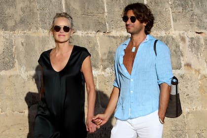 Uno de los últimos romances de Sharon, captado por las cámaras en Mallorca: el agente inmobiliario italiano Angelo Boffa