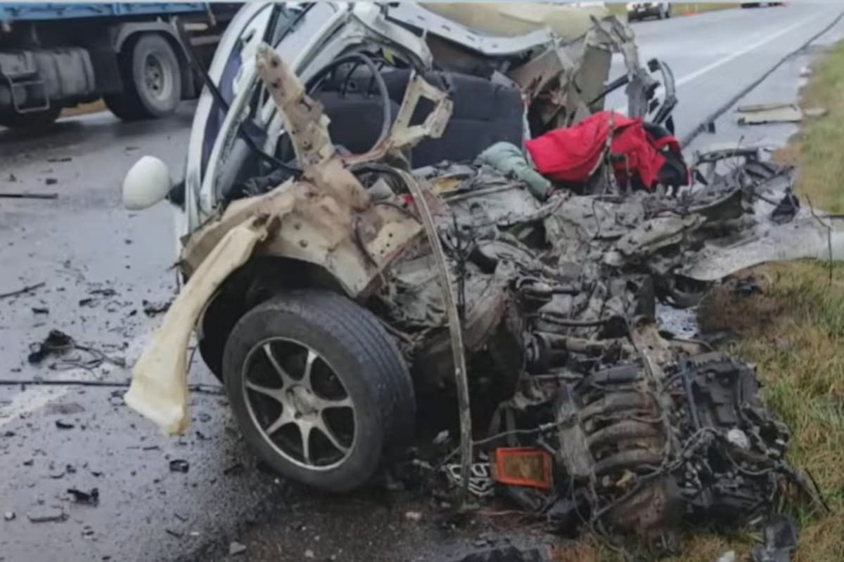Uno de los vehículos que chocó en la ruta 3