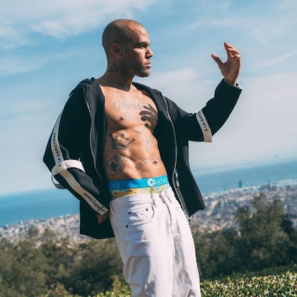 Uno de sus tatuajes complica a Dani Alves