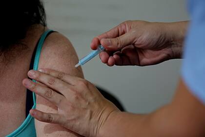 Unos 300.000 mayores de entre 65 y 69 años podrán acceder a la primera dosis de la vacuna contra el nuevo coronavirus, según el gobierno de la Ciudad de Buenos Aires