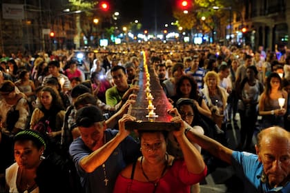 El Viernes Santo, fecha en que los fieles recuerdan la crucifixión de Cristo con el Vía Crucis, es un feriado nacional