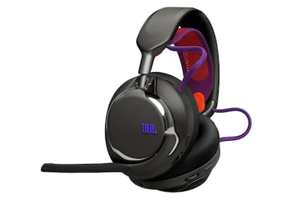 Unos auriculares JBL Quantum 950