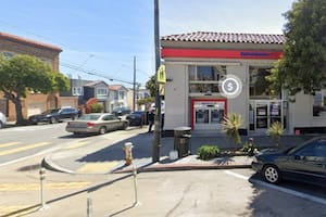 Unos delincuentes asaltaron un cajero automático en San Francisco