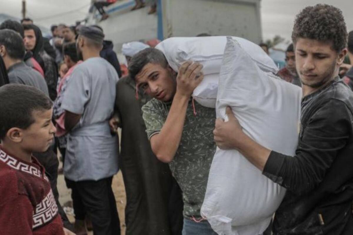 Unos dos millones de palestinos residentes en Gaza están en riesgo de perder el poco sustento que reciben de la UNRWA, advierten desde la agencia