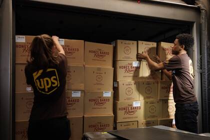 UPS confirmó que miles de sus envíos internacionales se encuentran actualmente retenidos en instalaciones de todo el país norteamericano