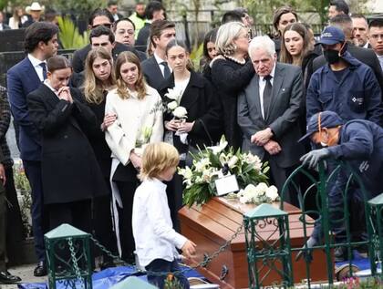 Uribe Londoño, en el sepelio de su hijo