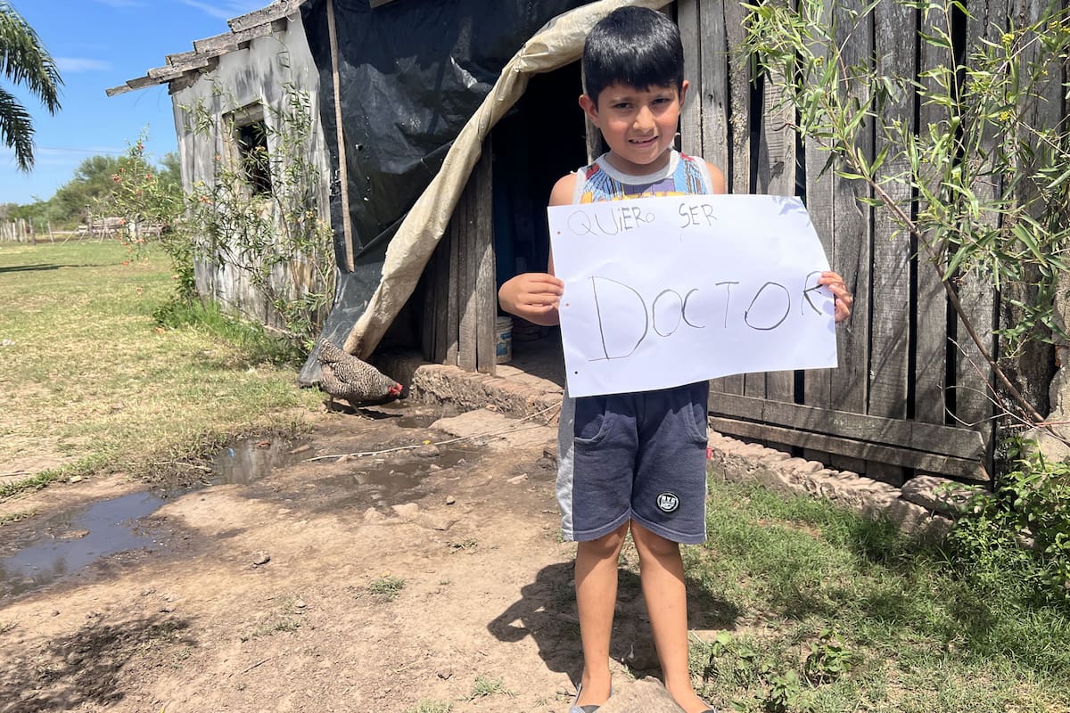 Uriel Leiva tiene 7 años y vive en Colonia Senes, Formosa