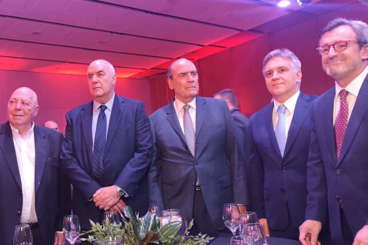 Urquía, Francos, Llaryora y Rappallini en el Coloquio de la UIC en Córdoba.