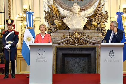 Ursula von der Leyen, presidenta de la UE, y el presidente Alberto Fernández